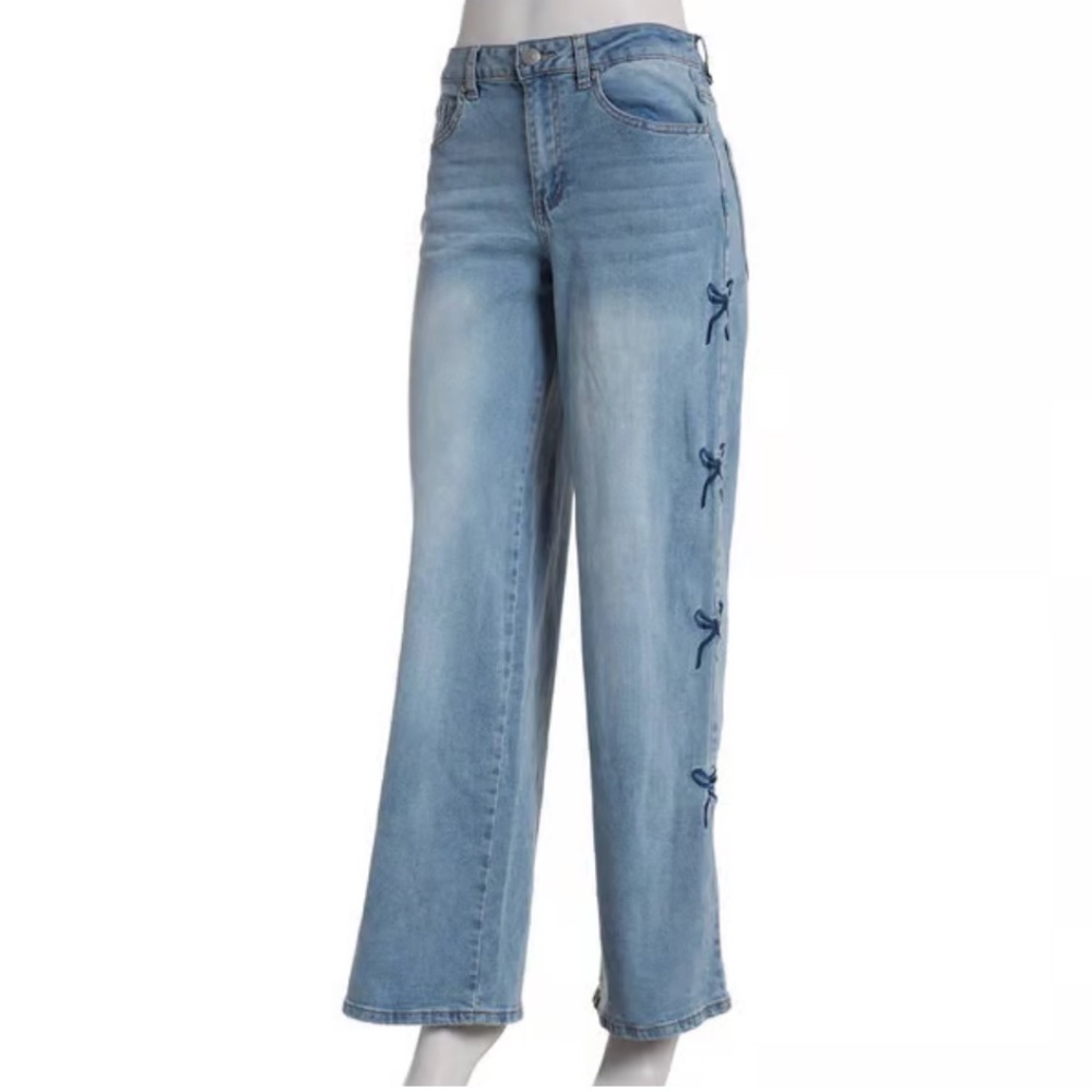 90s fit wide leg bow-embroidered jeans, size 30 - Picture 4 of 13